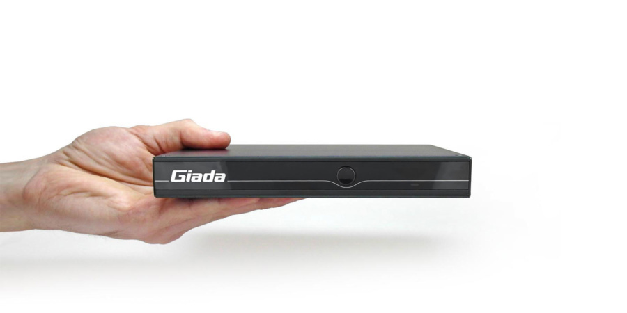 Book-Size Kabylake High-End Signage Player Giada D67 front